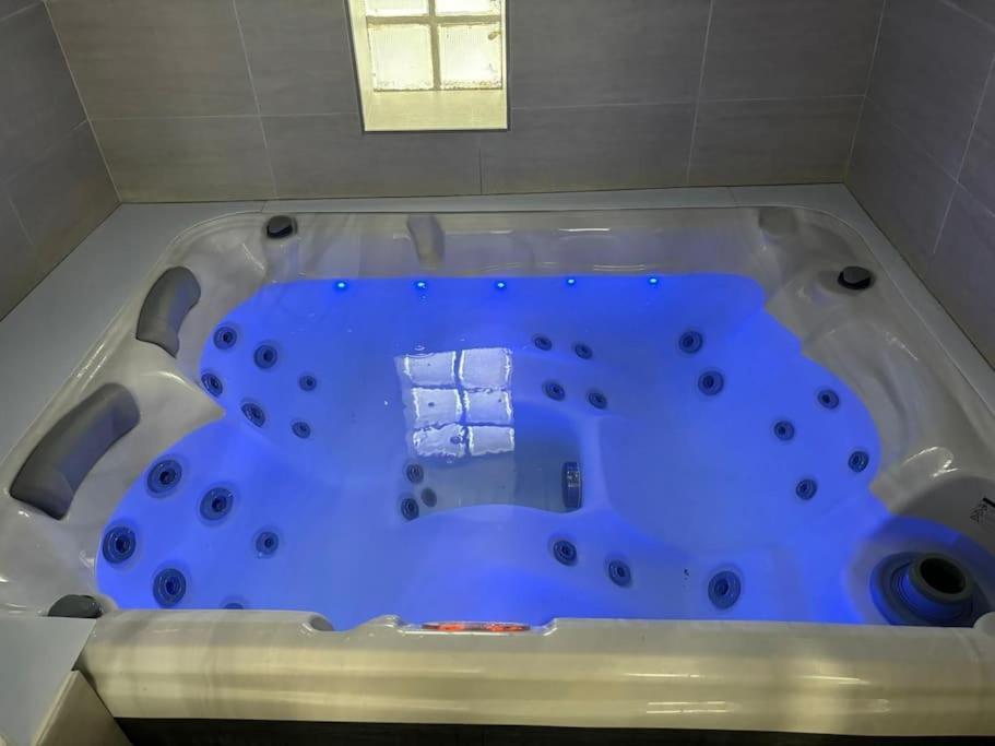 הוילה אמבואה Maison Hyper Centre Jacuzzi מראה חיצוני תמונה